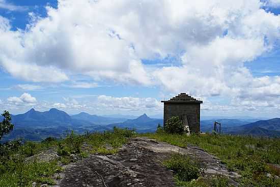 MUTUM-MG-CAPELINHA NO ALTO DA PEDRA SANTA-FOTO:ELPDIO JUSTINO DE A - MUTUM - MG