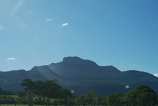 MUTUM-MG-VISTA DA PEDRA DE SANTA ELISA-FOTO:ELPDIO JUSTINO DE A - MUTUM - MG