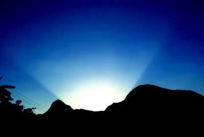 POR DO SOL NA PEDRA INVEJADA, POR ELPDIO JUSTINO DE ANDRADE - MUTUM - MG