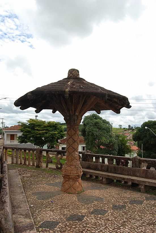 MUZAMBINHO-MG-CHAPU DO SOL EM GRANITO-FOTO:LUIZ DONIZETTI CERV - MUZAMBINHO - MG
