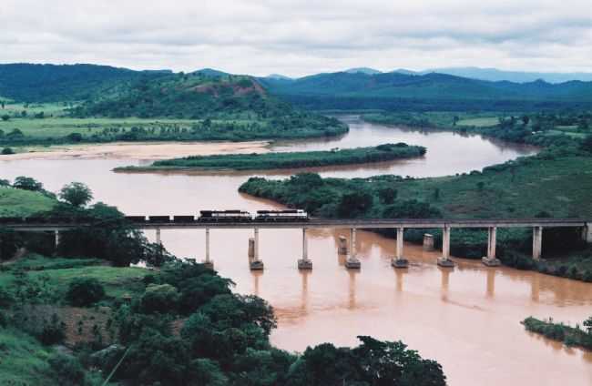 FOZ DO RIO SANTO ANTNIO EM  NAQUE,MG, POR ANDR AUGUSTO DE  OLIVEIRA - NAQUE - MG