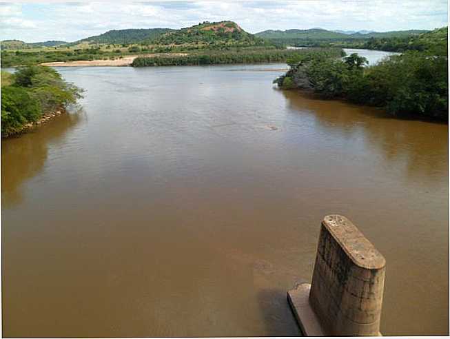 FOZ DO RIO SANTO ANTNIO NO RIO DOCE NA CIDADE DE NAQUE-MG., POR ANDR AUGUSTO DE OLIVEIRA - NAQUE - MG