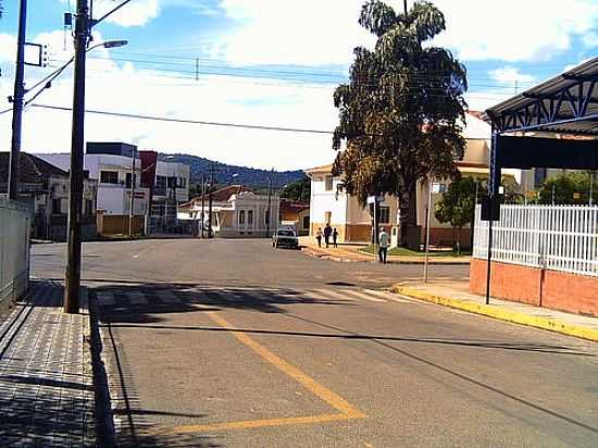 RUAS DA CIDADE-FOTO:MARCOSGIO - NEPOMUCENO - MG