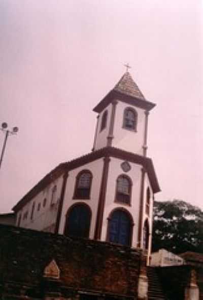 IGREJA-FOTO:MONTANHA  - NOVA ERA - MG