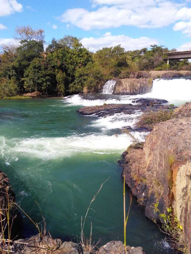 CACHOEIRA DA FUMAA, POR DIENY SANTOS - NOVA PONTE - MG