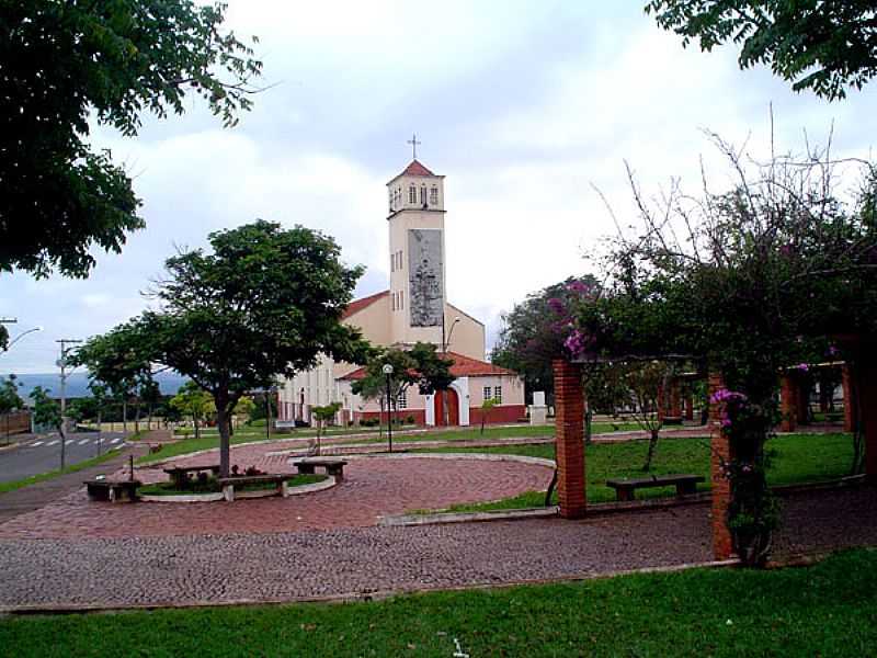 NOVA PONTE-MG-PRAA E MATRIZ DE SO JOS-FOTO:WWW.CITYBRAZIL.COM.BR - NOVA PONTE - MG