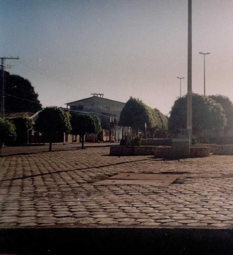 NOVA PORTEIRINHA-MG-PRAA NO CENTRO-FOTO:ROGRIO SANTOS PEREIRA - NOVA PORTEIRINHA - MG