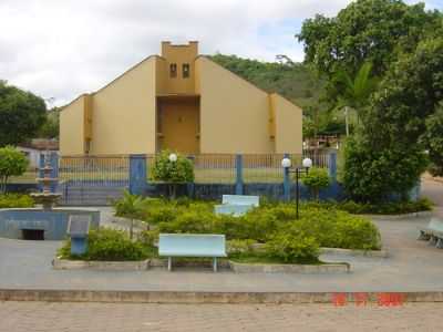 IGREJA NA VILA, POR ELPDIO JUSTINO DE ANDRADE - OCIDENTE - MG