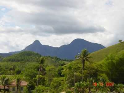 REGIO AGRCOLA COM VISTA DA PEDRA INVEJADA, POR ELPDIO JUSTINO DE ANDRADE - OCIDENTE - MG