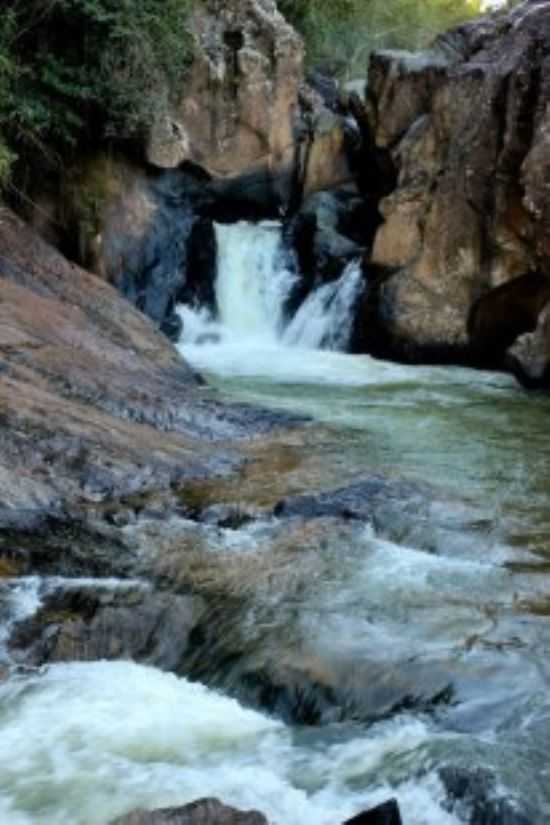 CACHOEIRA DA USINA HIDRELETRICA, POR MARCIA DE ALMEIDA CAMPOS - OLIVEIRA FORTES - MG