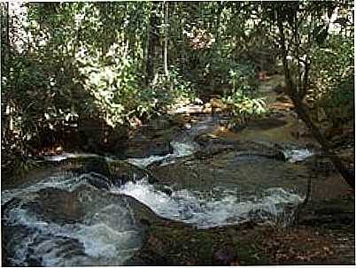 CACHOEIRA DA PEDRA-FOTO:ANDR MOISES - ONA DE PITANGUI - MG