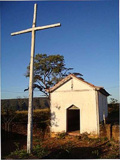 CAPELA DE SANTA CRUZ-FOTO:ANDR MOISES - ONA DE PITANGUI - MG