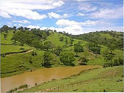 LAGO NO STIO-FOTO:ANDR MOISES - ONA DE PITANGUI - MG