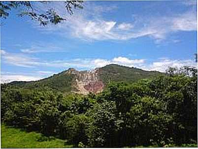 SERRA DA CAULIM-FOTO:ANDR MOISES - ONA DE PITANGUI - MG