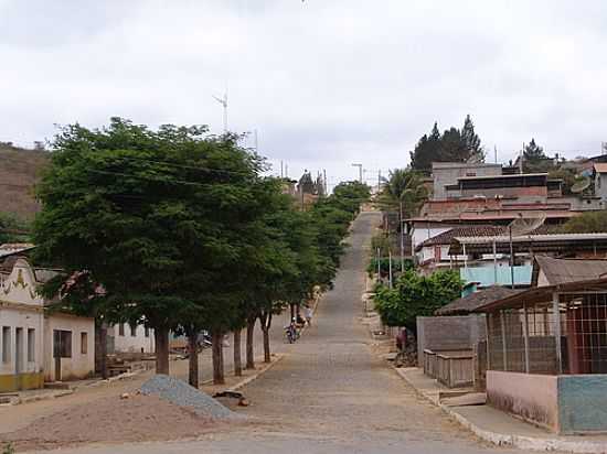 AVENIDA PRINCIPAL DE ORATRIOS-FOTO:GERALDO SALOMO - ORATRIOS - MG