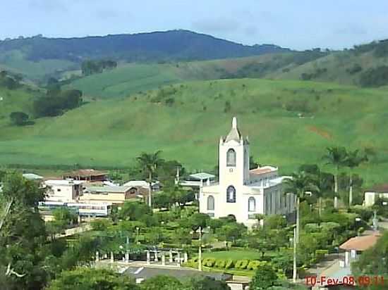 PRAA E IGREJA DE SO JOS EM  ORATRIOS-FOTO:BEBETI - ORATRIOS - MG