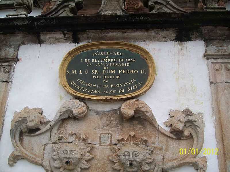 OURO PRETO-MG-PLACA DO MONUMENTO  TIRADENTES NA PRAA DOS INCONFIDENTES-FOTO:JOSUE MARINHO - OURO PRETO - MG