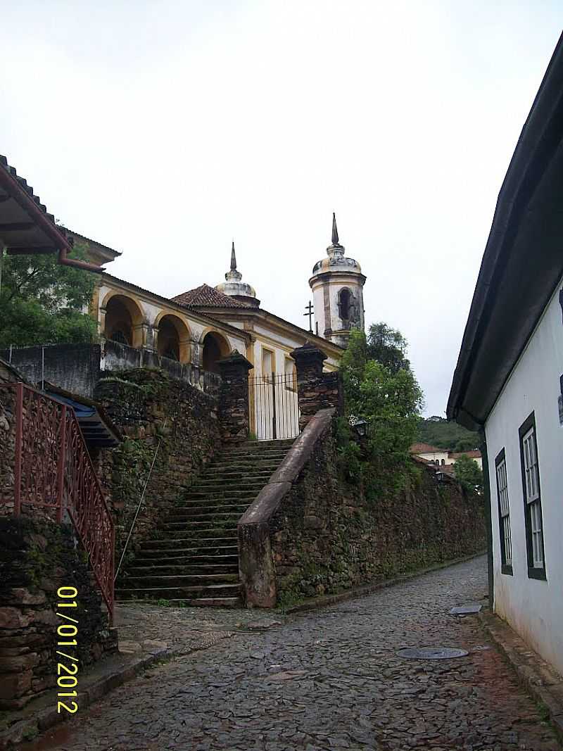 OURO PRETO-MG-VISTA LATERAL DA IGREJA DE SO FRANCISCO-FOTO:JOSUE MARINHO - OURO PRETO - MG