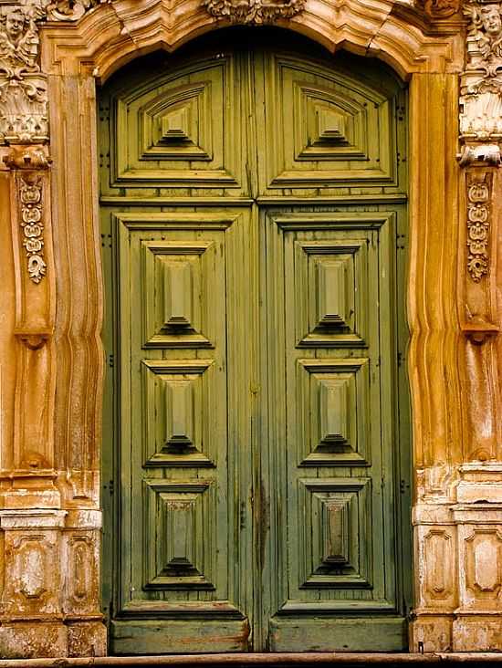 PORTAL DA IGREJA DE SO FRANCISCO DE ASSIS EM OURO PRETO-MG-FOTO:AURO QUEIROZ - OURO PRETO - MG