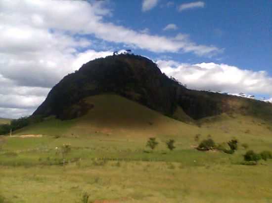 VISTA DE UMA PEDRA PROXIMO A OTACILIO (TACILINHO DE GLORINHA), POR JASON B. GONALVES - OURO VERDE DE MINAS - MG