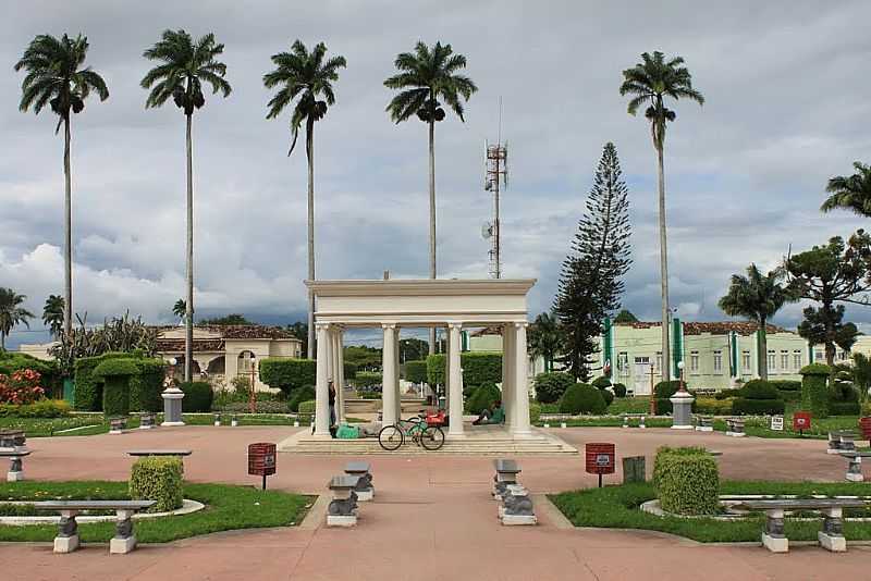 AMARGOSA-BA-PRAÇA CENTRAL-FOTO:MARCELO S F - AMARGOSA - BA