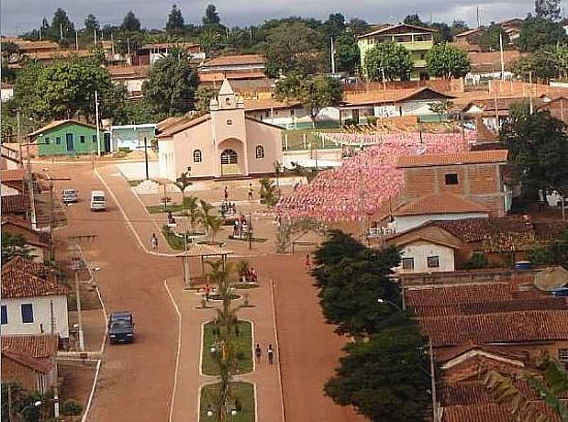 PADRE CARVALHO-MG-VISTA DO CENTRO DA CIDADE-FOTO:PADRECARVALHOMG.WEBNODE.COM.BR - PADRE CARVALHO - MG