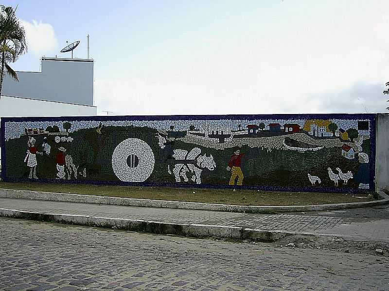 AMLIA RODRIGUES-BA-MURAL NO CENTRO-FOTO:OTAVIO CARDOSO - AMLIA RODRIGUES - BA