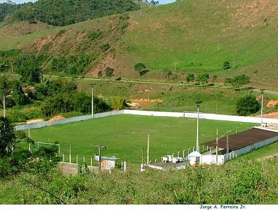 CAMPO DE FUTEBOL EM PAIVA-MG-FOTO:JORGE A. FERREIRA JR - PAIVA - MG