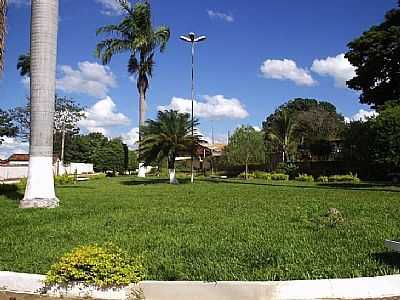 PRAA EM FRENTE A SECRETARIA DA EDUCAO - PAPAGAIOS - MG