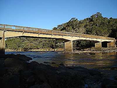 ANTIGA PONTE SOBRE O RIO SAPUCA-FOTO:JLIO C. BUENO  - PARAGUAU - MG