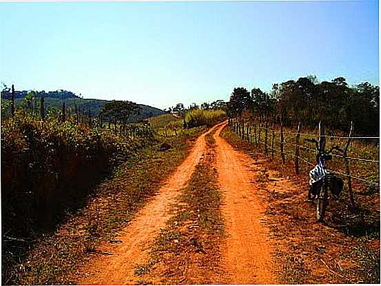 PARAISO GARCIA-MG-ESTRADA RURAL-FOTO:EMERSON RODRIGO LACERDA - PARASO GARCIA - MG