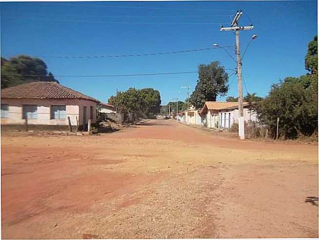 RUA PRINCIPAL DE PAREDO DE MINAS, POR VALDELICE - PAREDO DE MINAS - MG