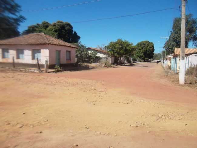 RUA PRINCIPAL DO DESTRITO, POR VALDELICE MARINHO - PAREDO DE MINAS - MG