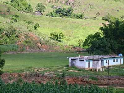 CAMPO DE FUTEBOL-FOTO:VANDERLEI DE MATTOS  - PASSA DEZ - MG