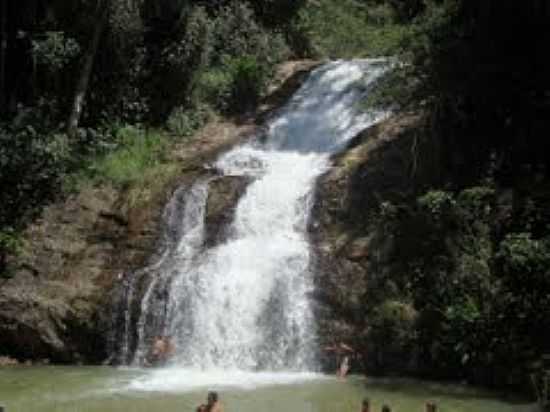 CACHOEIRA IPOR NA FLORESTA NACIONAL DE PASSA QUATRO-FOTO:MIRIAM THOM - PASSA QUATRO - MG