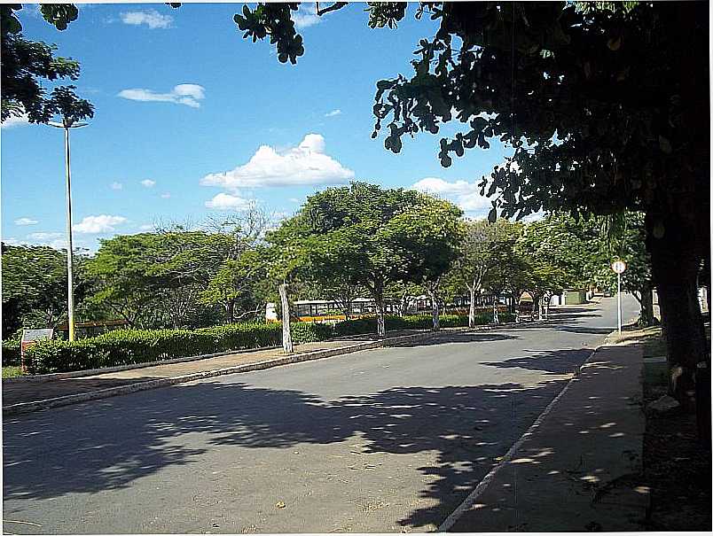 IMAGEM DA CIDADE     DE PATIS - MG - PATIS - MG