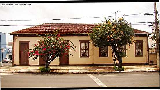 CASARES DE PATOS, POR LIZANDROJUNIOR - PATOS DE MINAS - MG