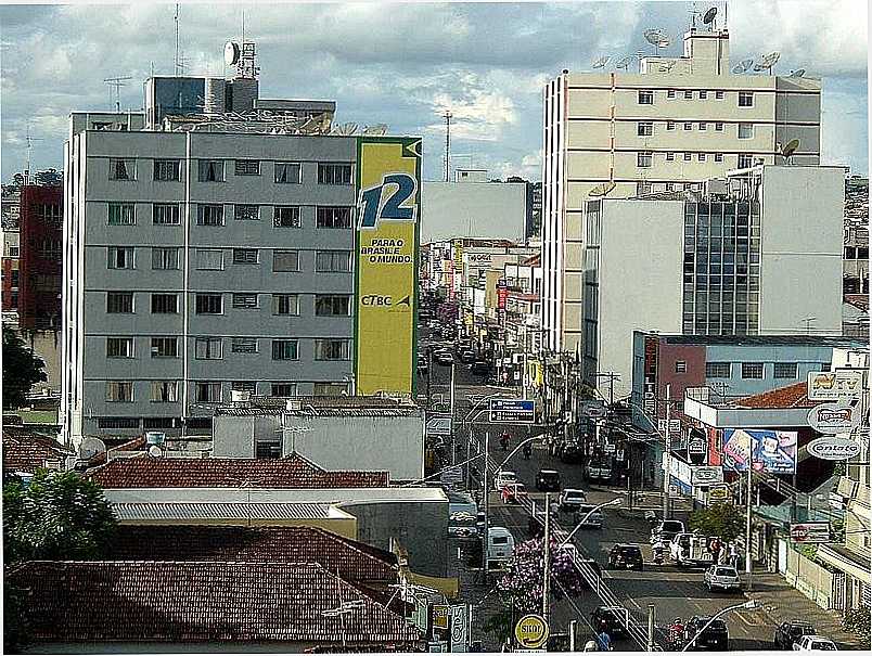 PATOS DE MINAS-MG-AVENIDA CENTRAL-FOTO:ROGRIO SANTOS PEREIRA - PATOS DE MINAS - MG