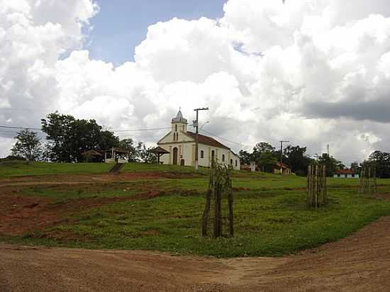 PRAA E IGREJA-FOTO:GIULIANO NOVAIS  - PATRIMNIO - MG