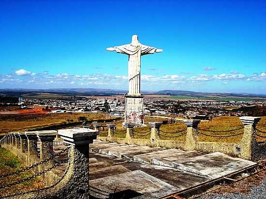 PATROCNIO-MG-CRISTO REDENTOR NO ALTO DA SERRA DO CRUZEIRO-FOTO:WWW.MINASGERAIS.COM.BR - PATROCNIO - MG