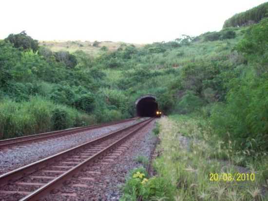  TUNEL EM PEDRA CORRIDA,GILSON GERALDO - PEDRA CORRIDA - MG