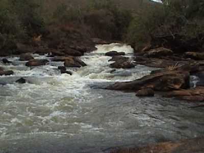 CACHOEIRA, POR ENDES - PEDRA DO ANTA - MG