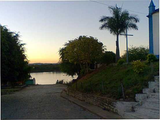 RUA DA IGREJA N SRA DA CONCEIO, POR JULIANA SANTOS - PEDRAS DE MARIA DA CRUZ - MG