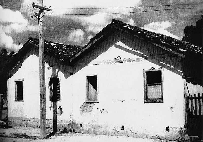 PEDRO LEOPOLDO-MG-CASA ONDE NASCEU CHICO XAVIER-FOTO:PROFESSOR RICARDO VIEIRA - PEDRO LEOPOLDO - MG