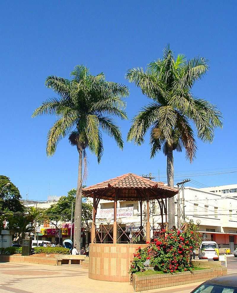 PEDRO LEOPOLDO-MG-CORETO NA PRAA DA MATRIZ-FOTO:ROGRIO SANTOS PEREIRA - PEDRO LEOPOLDO - MG