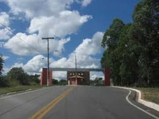 PORTAL DA CIDADE DE PEQUI-FOTO:MONTANHA - PEQUI - MG