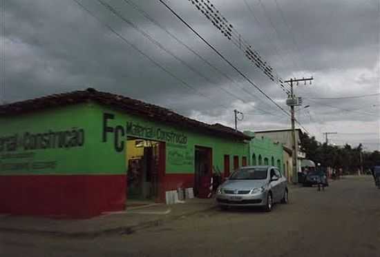 RUA CENTRAL DA CIDADE DE PESCADOR-FOTO:MONTANHA - PESCADOR - MG