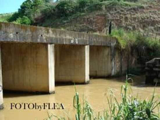 PONTE-FOTO:MOHAMMAD ALBERTH - PIEDADE DE CARATINGA - MG