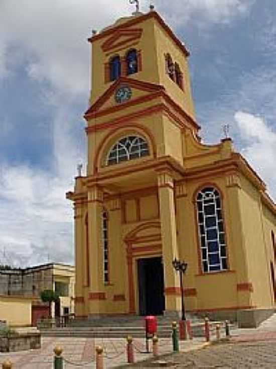 IGREJA MATRIZ DE SANTANA,DEPOIS DA REFORMA, EM PIEDADE DE PONTE NOVA-FOTO:MONTANHA - PIEDADE DE PONTE NOVA - MG