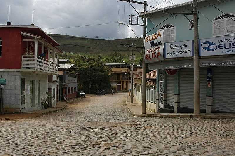 PIEDADE DE PONTE NOVA-MG-RUA NO CENTRO DA CIDADE-FOTO:IANOBRE - PIEDADE DE PONTE NOVA - MG